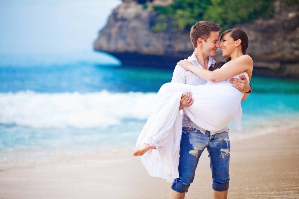 Préparez-vous à vous marier avec l’amour de votre vie ou venez-vous de le faire ? Sachez que vous devez prendre les bonnes mesures pour sécuriser votre union. Pour cela, le médium Gavi vous offre le sort d’amour de la lune de miel.