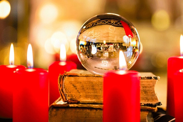 Comment Reconnaitre Un Médium Africain Fiable ?Le médium est un sage, un guérisseur spirituel qui vous informe sur votre futur.